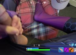 Brite Bomber из Fortnite имеет большой член и полный инвентарь игрушек