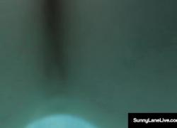 Подводная голая сирена Санни Лейн сосет член под приливом