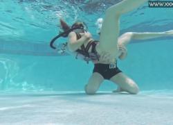 Супер горячий подводный минет с Минни Мангой